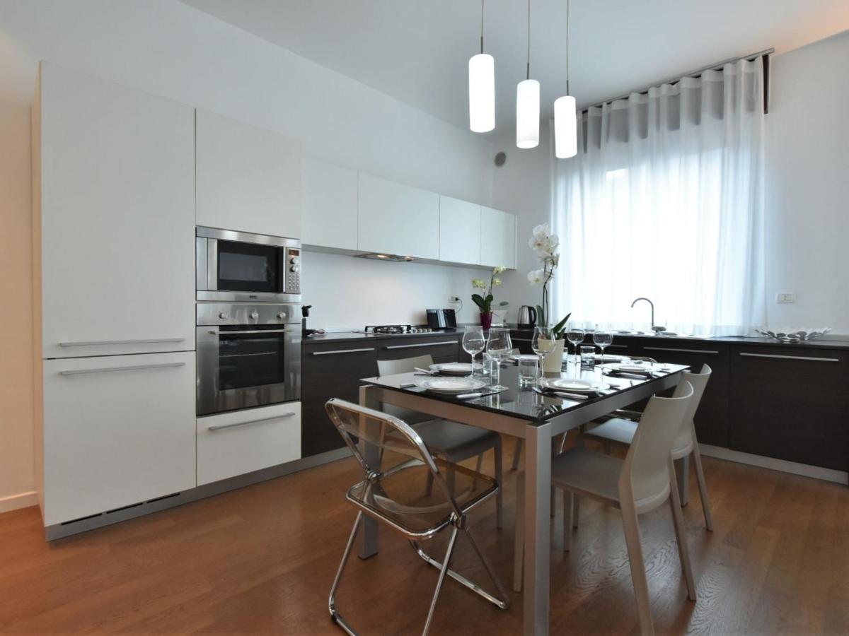 Apartment Corso Genova Apartment By Interhome มิลาน ภายนอก รูปภาพ