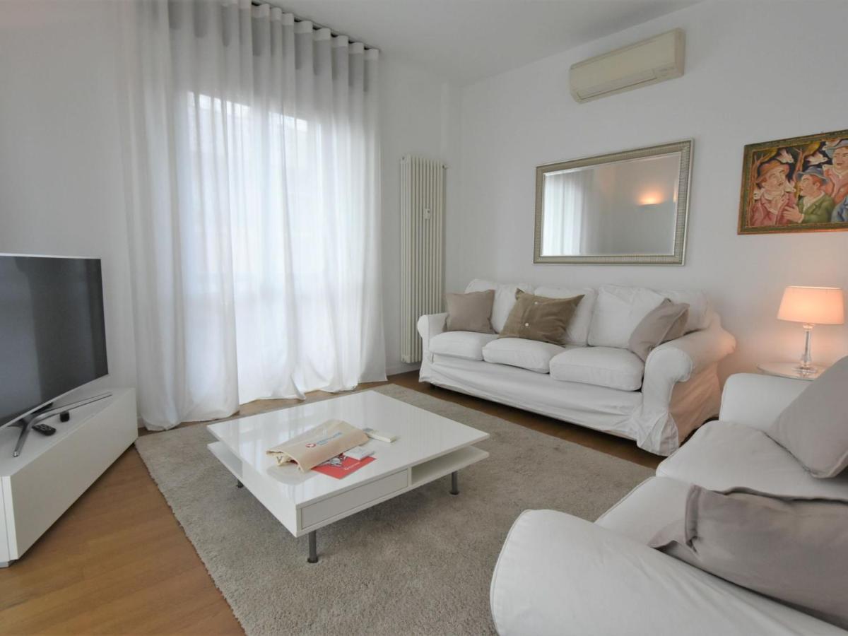 Apartment Corso Genova Apartment By Interhome มิลาน ภายนอก รูปภาพ