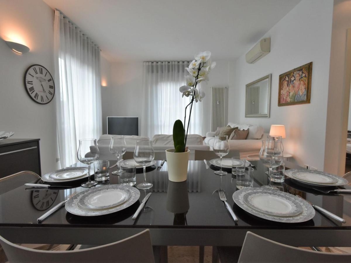Apartment Corso Genova Apartment By Interhome มิลาน ภายนอก รูปภาพ