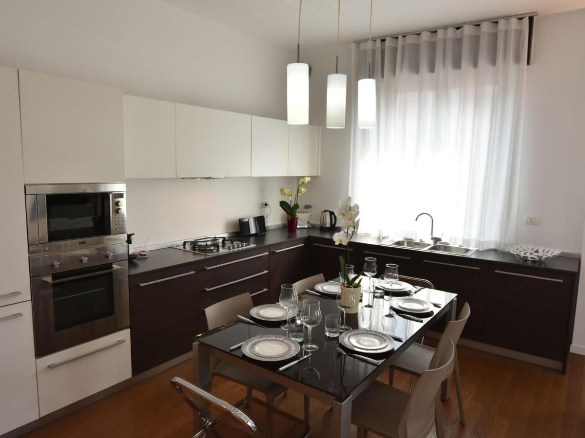 Apartment Corso Genova Apartment By Interhome มิลาน ภายนอก รูปภาพ