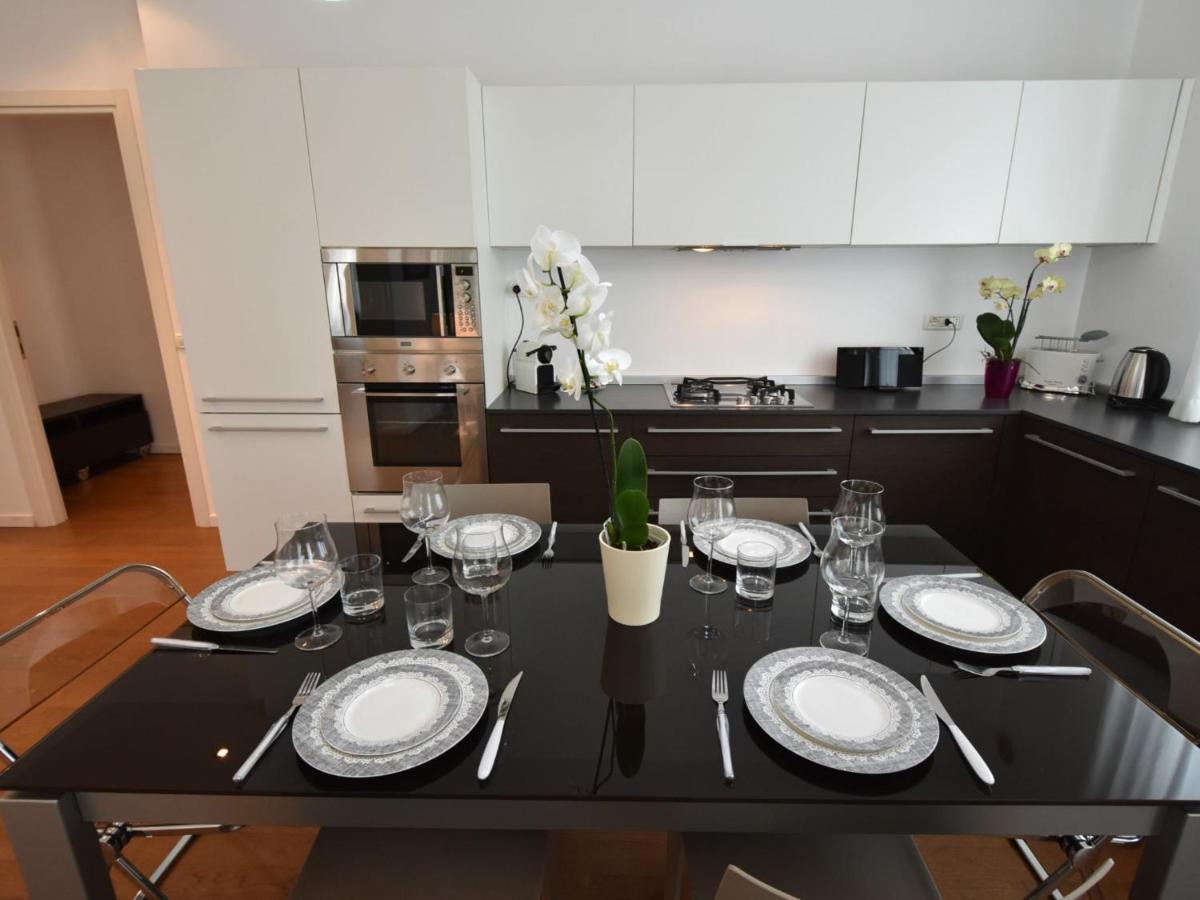 Apartment Corso Genova Apartment By Interhome มิลาน ภายนอก รูปภาพ
