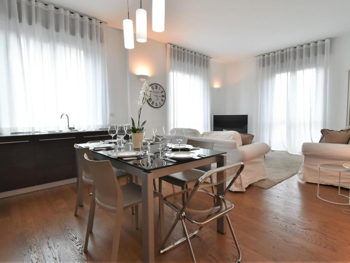 Apartment Corso Genova Apartment By Interhome มิลาน ภายนอก รูปภาพ